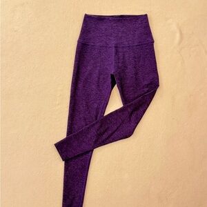 Beyond Yoga caught in the midi Purple spacedye Leggings Sz small.